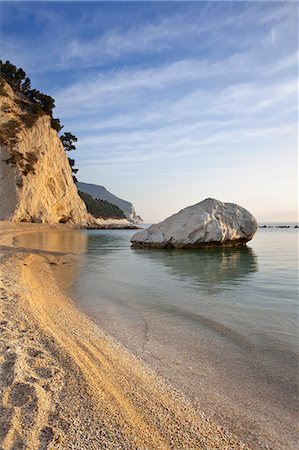 simsearch:862-06676897,k - Italy, Marche, Ancona district, Parco del Conero, Numana, The beach Stock Photo - Rights-Managed, Code: 862-06676950