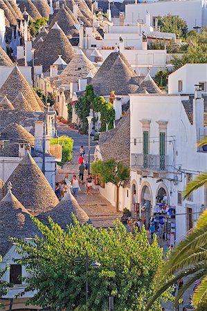 Italy, Apulia, Bari district, Itria Valley. Alberobello. Trulli, typical houses, Photographie de stock - Rights-Managed, Code: 862-06677060