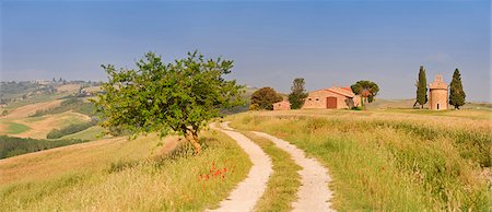 Italy, Tuscany, Siena district, Orcia Valley, San Quirico dOrcia. Vitaleta chapel Stockbilder - Lizenzpflichtiges, Bildnummer: 862-06677106