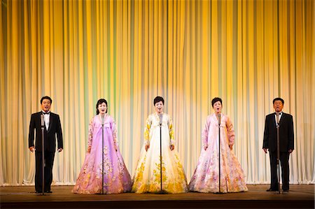 Democratic Peoples Republic of Korea, North Korea, Pyongyang. Performance at the Pyongyang Opera. Photographie de stock - Rights-Managed, Code: 862-06677244