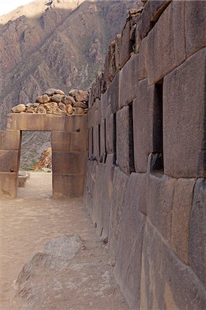 South America, Peru, Cusco, Sacred Valley, Ollantaytambo. Terraces of intricate stonework punctuated with trapezoidal alcoves at the Inca ruins Stock Photo - Rights-Managed, Code: 862-06677343