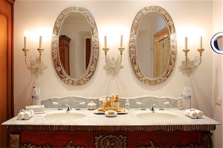 palacio - South America, Peru, Cusco, the bathroom of the palacio suite in the Orient Express Palacio Nazarenas hotel, housed in a former Spanish convent, with interior decoration by Janna Rapaport , PR, Stock Photo - Rights-Managed, Code: 862-06677436