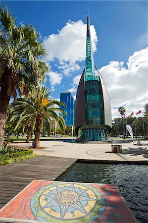 simsearch:862-03887261,k - Australia, Western Australia, Perth.  The Swan Bell Tower, which contains the royal bells of St Martin's-in-the-Fields. Foto de stock - Direito Controlado, Número: 862-06824920
