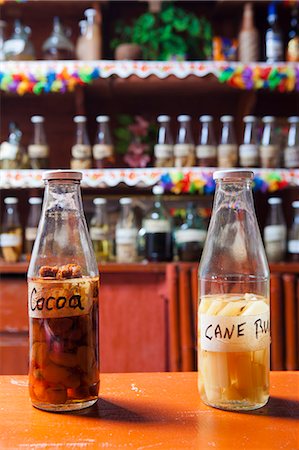 Dominica, Castle Bruce. A selection of local rums at Islet View Restaurant and Bar. Photographie de stock - Rights-Managed, Code: 862-06825308