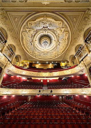 simsearch:841-05960685,k - Europe, England, London, Richmond, Richmond Theatre Photographie de stock - Rights-Managed, Code: 862-06825353