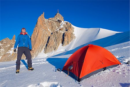 simsearch:862-06825452,k - Europe, France, Haute Savoie, Rhone Alps, Chamonix Valley, camping at Aiguille du Midi (MR) Foto de stock - Direito Controlado, Número: 862-06825451