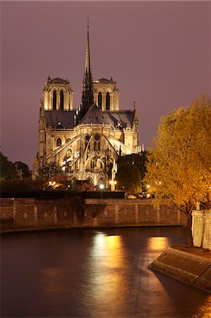 simsearch:6108-08841764,k - Notre Dame Cathedral is a historic Roman Catholic Marian cathedral on the eastern half of the Ile de la Cite in the fourth arrondissement of Paris, France. Stock Photo - Rights-Managed, Code: 862-06825490