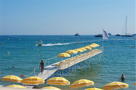 Beach, Croisette in Cannes, Cote d'Azur, Provence-Alpes-Cote d'Azur, France Stock Photo - Rights-Managed, Code: 862-06825541