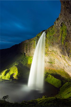 simsearch:862-06825674,k - Iceland, southern region, Seljalandsfoss waterfall, sunset Photographie de stock - Rights-Managed, Code: 862-06825670