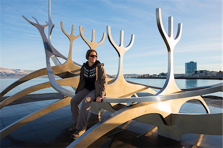 simsearch:862-06825726,k - Iceland, Reykjavik, Solfar (Sun Voyager), iconic stainless-steel modern sculpture representing a Viking longboat by Jon Gunnar Arnason (MR) Foto de stock - Con derechos protegidos, Código: 862-06825712