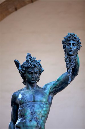 Italy, Tuscany, Florence. Detail of Perseus with the head of the medusa in Piazza della Signoria, sculpted by the famed Benvenuto Cellini. (UNESCO) Photographie de stock - Rights-Managed, Code: 862-06825990