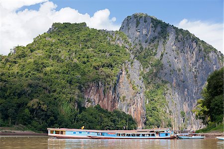 simsearch:862-07690392,k - Laos, Mekong. Boats at the junction of the Nam Ou and Mekong rivers. Foto de stock - Con derechos protegidos, Código: 862-06826008