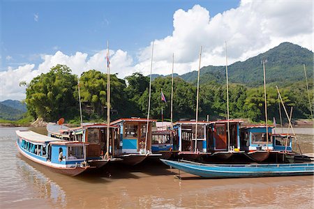 simsearch:862-07690392,k - Laos, Mekong. Boats at the junction of the Nam Ou and Mekong rivers. Foto de stock - Con derechos protegidos, Código: 862-06826009