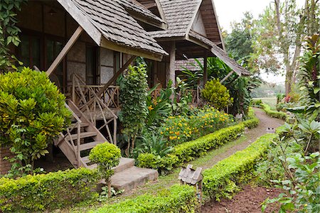 eco - Laos, Luang Namtha. The Boat Landing Eco Lodge, on the banks of the Namtha River. Photographie de stock - Rights-Managed, Code: 862-06826003