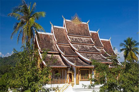 Laos, Luang Prabang. The Haw Pha Bang, or Royal Chapel, in the grounds of the Royal Palace. Fotografie stock - Rights-Managed, Codice: 862-06826011