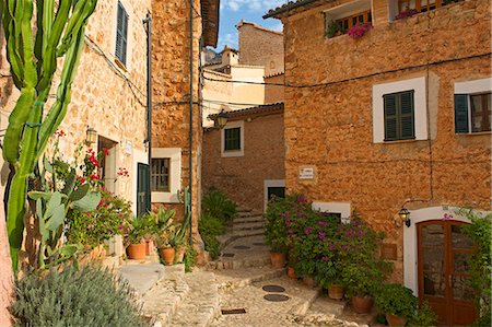 Alley in Fornalutx, Majorca, Balearics, Spain Stock Photo - Rights-Managed, Code: 862-06826194