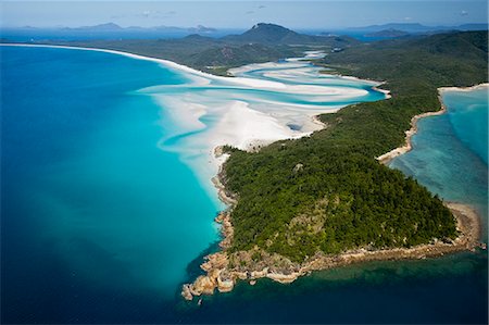 Australia, Queensland, Whitsundays, Whitsunday Island.  Aerial view of Tongue Point, Hill Inlet and Whitehaven Beach in Whitsunday Islands National Park. Foto de stock - Con derechos protegidos, Código: 862-07495767