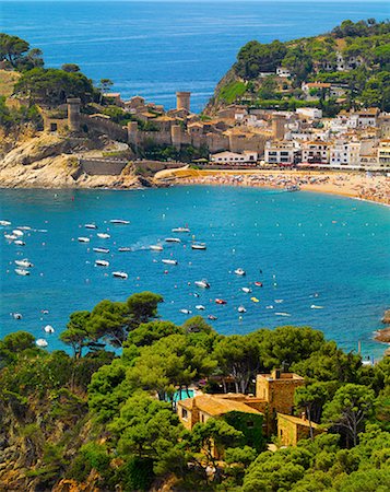 simsearch:862-07496276,k - Spain, Catalonia, Costa Brava, Tossa de Mar, Overview of bay Stock Photo - Rights-Managed, Code: 862-07496272
