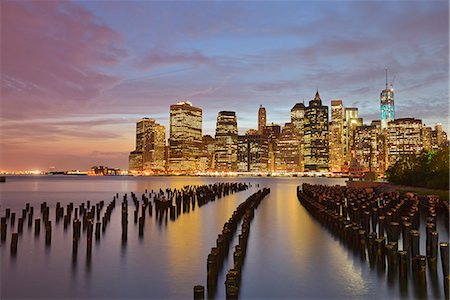 simsearch:862-08091544,k - Looking out from Brooklyn Park to Lower Manhatten, New York, USA Foto de stock - Con derechos protegidos, Código: 862-07496337