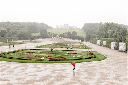 Austria, Osterreich. Vienna, Wien. Vienna, Wien. Schonbrunn Palace in a rainy day. Stock Photo - Rights-Managed, Code: 862-07689822
