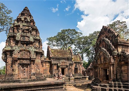 Cambodia, Banteay Srei, Siem Reap Province. Discovered by the French in 1914, Banteay Srei is an exquisite 10th century ruins of a Hindu temple. Its special charm is its small size and remarkable state of preservation. Foto de stock - Con derechos protegidos, Código: 862-07689873