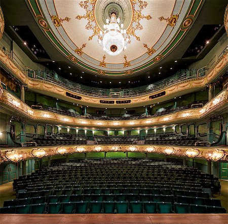 simsearch:862-07690897,k - Europe, United Kingdom, England, Nottinghamshire, Nottingham, Theatre Royal Nottingham Stock Photo - Rights-Managed, Code: 862-07689923