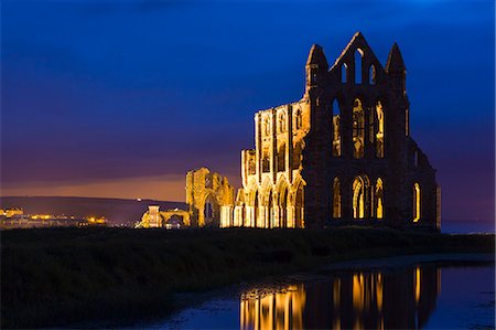 simsearch:862-08090129,k - United Kingdom, England, North Yorkshire, Whitby. Whitby Abbey was founded in 657 AD by Oswy, the Saxon King of Northumbria. Stock Photo - Rights-Managed, Code: 862-07689972