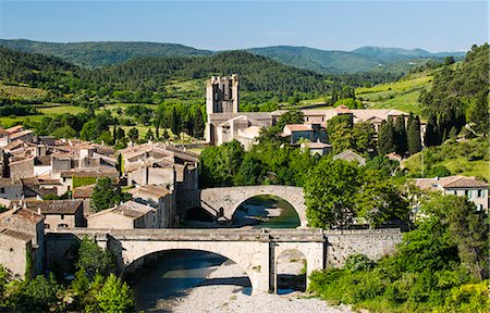 france architecture - Medieval village of Lagrasse, member of the Les Plus Beaux Villages de France association (The most beautiful villages of France), Languedoc-Roussillon, France Photographie de stock - Rights-Managed, Code: 862-07689999