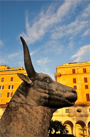 sculpture bull - Michelangelo's Cloister, Baths of Diocletian (Terme di Diocleziano). Rome, Italy Stock Photo - Rights-Managed, Code: 862-07690124