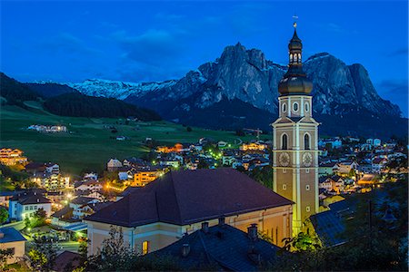 simsearch:841-03502579,k - Night view over the mountain village of Castelrotto Kastelruth, Alto Adige or South Tyrol, Italy Stock Photo - Rights-Managed, Code: 862-07690241