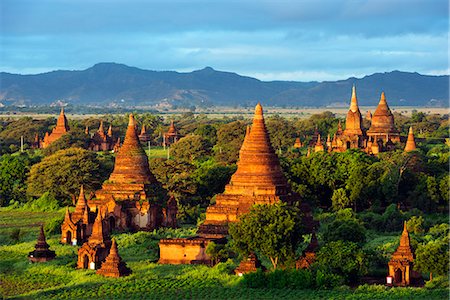 simsearch:862-03354991,k - South East Asia, Myanmar, Bagan, temples on Bagan plain Foto de stock - Direito Controlado, Número: 862-07690447