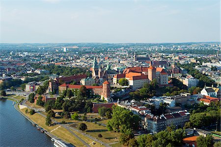 simsearch:862-07690563,k - Europe, Poland, Malopolska, Krakow, Wawel Hill Castle and Cathedral, Vistula River, Unesco site Photographie de stock - Rights-Managed, Code: 862-07690559