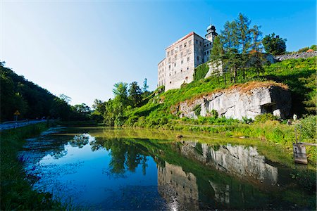 pologne - Europe, Poland, Malopolska, Ojcow National Park, Pieskowa Skala Castle Photographie de stock - Rights-Managed, Code: 862-07690553