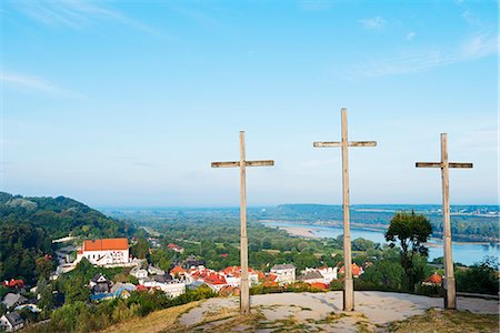 simsearch:862-07690635,k - Europe, Poland, Three crosses mountain overlooking old town of Kazimierz Dolny Stock Photo - Rights-Managed, Code: 862-07690599