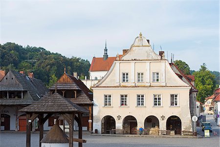 simsearch:862-07690570,k - Europe, Poland, old town of Kazimierz Dolny, Gdansk house in Rynek town square Photographie de stock - Rights-Managed, Code: 862-07690601