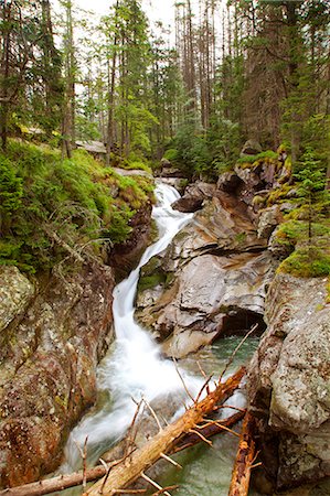 Slovakia, Carpathian Mountains, High Tatra. Waterfall in the High Tatras. Photographie de stock - Rights-Managed, Code: 862-07690812
