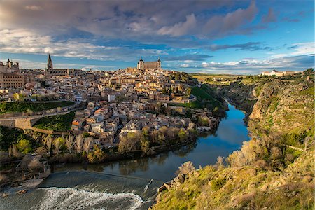 simsearch:6129-09057817,k - Panoramic view over Toledo and Tagus river, Castile La Mancha, Spain Foto de stock - Con derechos protegidos, Código: 862-07690859