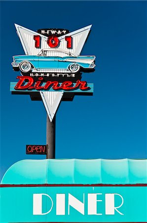 dinner in the sky - American vintage restaurant neon sign in the Olympic Peninsula, Washington, USA Foto de stock - Con derechos protegidos, Código: 862-07690962