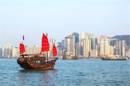 simsearch:845-03720962,k - Hong Kong, China. Traditional chinese junk sail in Victoria harbour Stock Photo - Rights-Managed, Code: 862-07909484