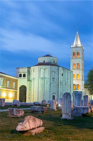 simsearch:862-05997364,k - Europe, Croatia, Dalmatia, Zadar, historic centre of town with ruins of the Roman forum founded by the first Roman Emperor Augustus, the Church of St. Donatus and the spire of St. Anastasia Cathedral Stock Photo - Rights-Managed, Code: 862-07909563