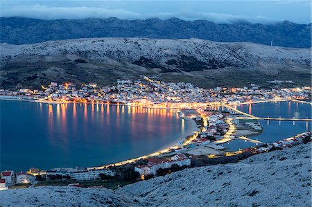 simsearch:862-07910254,k - Europe, Croatia, Dalmatia, Zadar region, Pag island, Pag town at dusk Photographie de stock - Rights-Managed, Code: 862-07909574