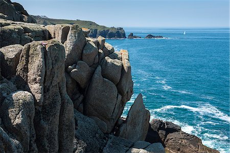 simsearch:862-03710966,k - Rock climbing at Sennen Cove, Lands End Peninsula, Cornwall, England Photographie de stock - Rights-Managed, Code: 862-07909678