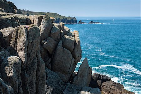 simsearch:841-03675371,k - Rock climbing at Sennen Cove, Lands End Peninsula, Cornwall, England Fotografie stock - Rights-Managed, Codice: 862-07909678