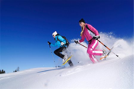 Snowshoeing, Hemmersuppenalm, Reit im Winkl, Bavaria, Germany MR Foto de stock - Con derechos protegidos, Código: 862-07909796