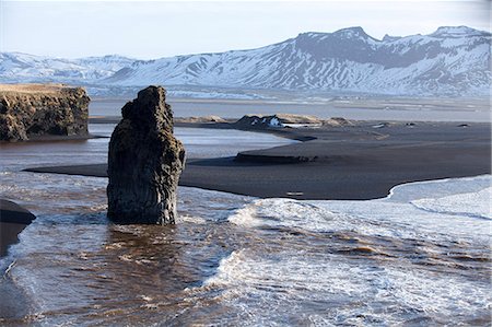 Iceland, Dryholaey. Waves breaking on Reynisfjara beach at Dryholaey. Stockbilder - Lizenzpflichtiges, Bildnummer: 862-07909903