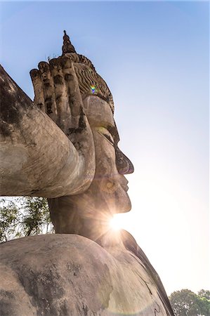 simsearch:841-05796463,k - Laos, Vientiane. Giant reclining Buddha, 120 metres long, at Buddha park (Xieng Khuan) Photographie de stock - Rights-Managed, Code: 862-07910241