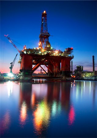 steel industry at night - Europe, Maltese Islands, Malta. An oil rig at the ship repairing site. Stock Photo - Rights-Managed, Code: 862-07910264