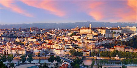simsearch:862-07910482,k - Portugal, Coimbra, Overview at dusk(MR) Photographie de stock - Rights-Managed, Code: 862-07910458