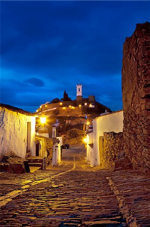 View to old town at sunset, Monsaraz, Alentejo, Portugal Fotografie stock - Rights-Managed, Codice: 862-07910643