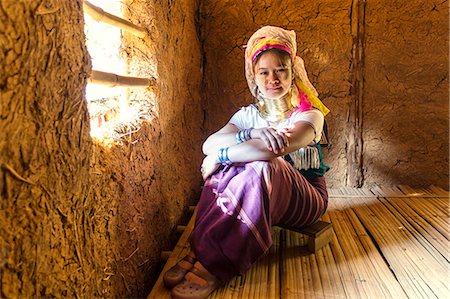 Thailand, Chiang Rai. Portrait of woman of Padaung (long neck) ethnicity (MR) Photographie de stock - Rights-Managed, Code: 862-07910819